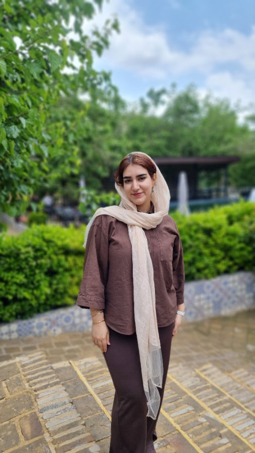 ثنا یزدی